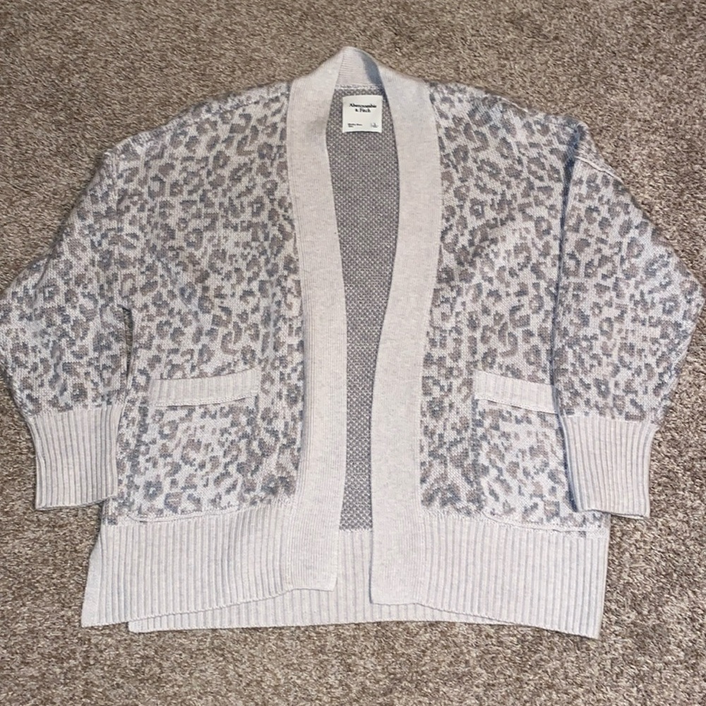NWT Abercrombie &Fitch Cardigan